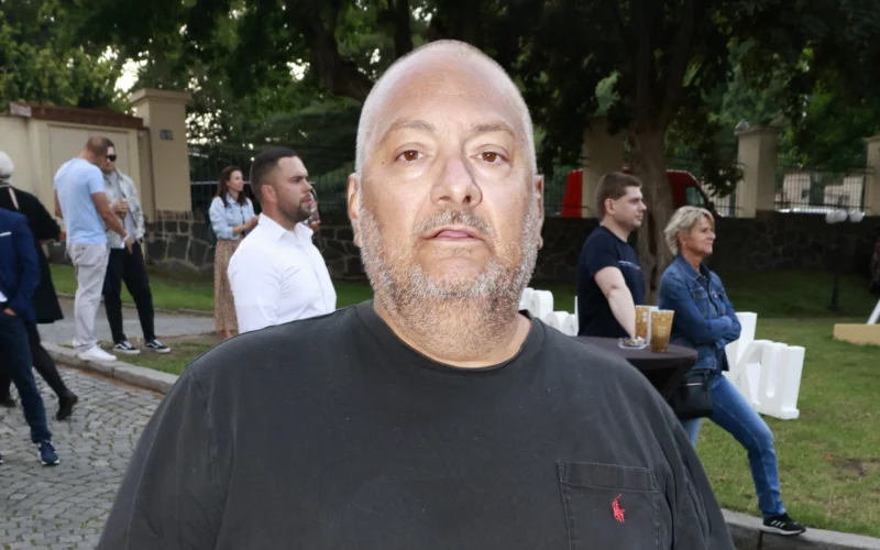 Moderátor Patrik Hezucký